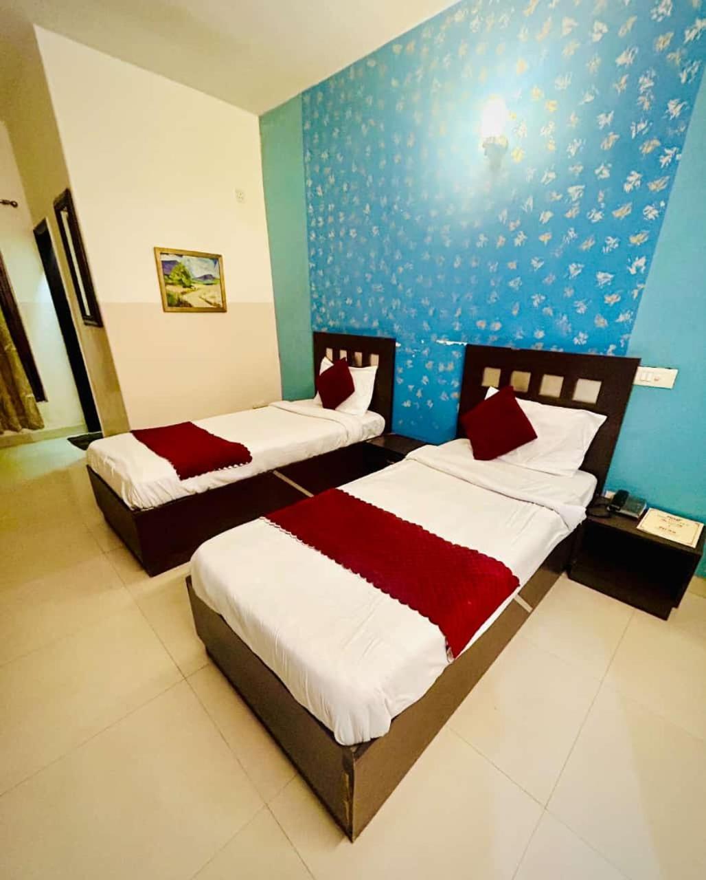 Hotel Airport City New Delhi Exterior photo