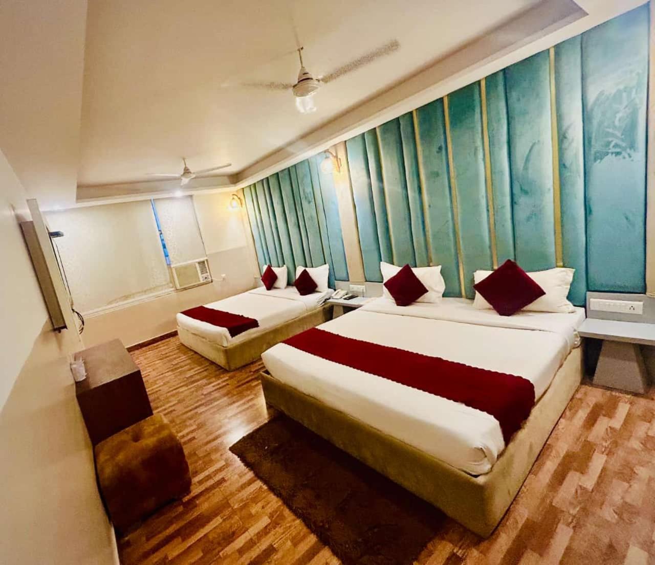Hotel Airport City New Delhi Exterior photo