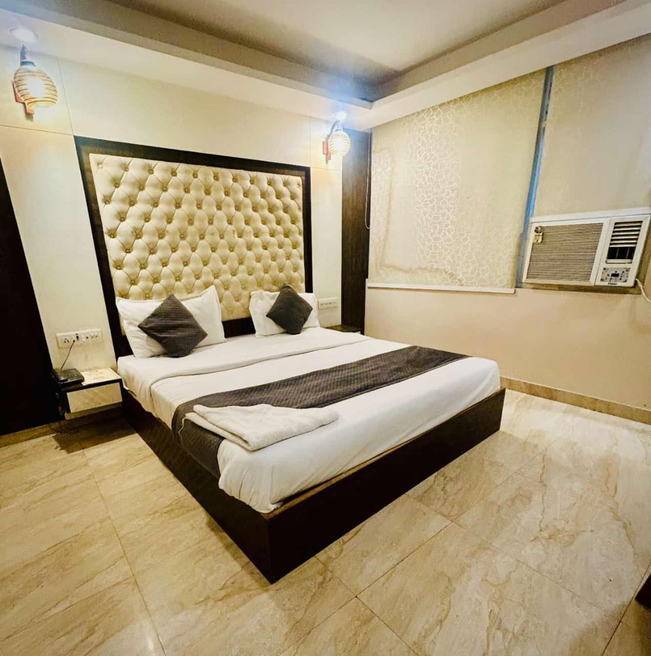 Hotel Airport City New Delhi Exterior photo